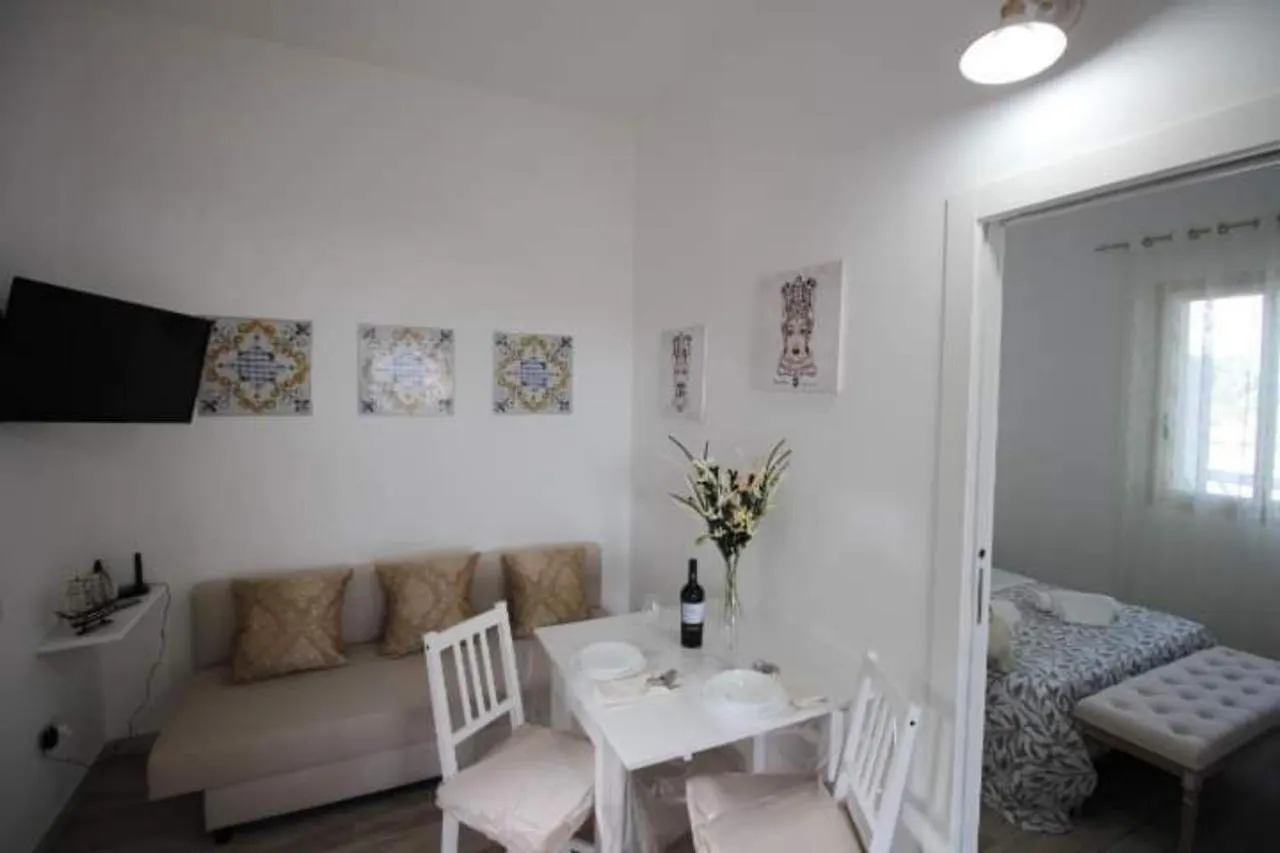 Doro Two-Room Apartment In Full Relaxation - Air-Conditioned - Wifi マルツァメミ イタリア